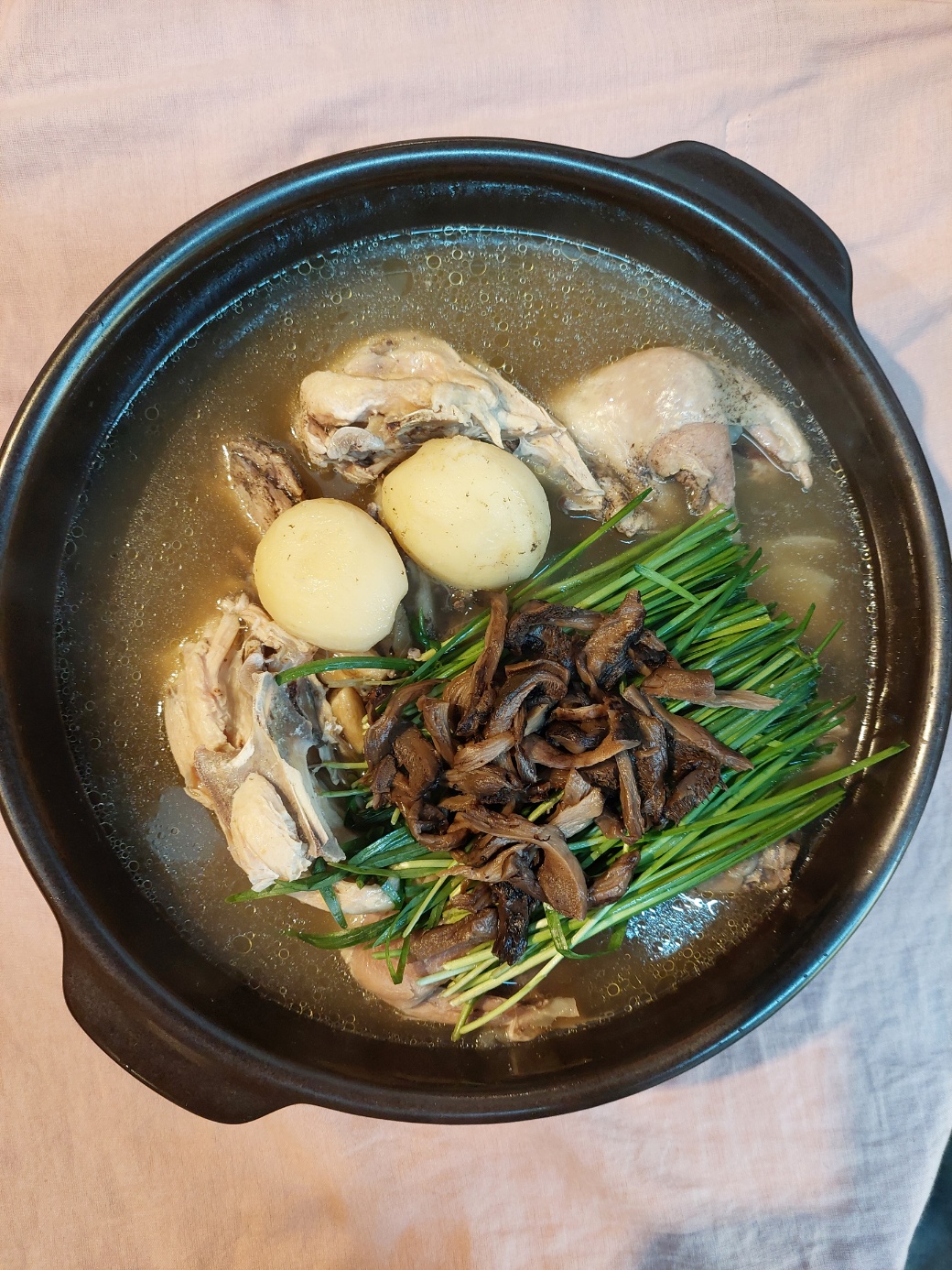 김연례대원한방능이백숙