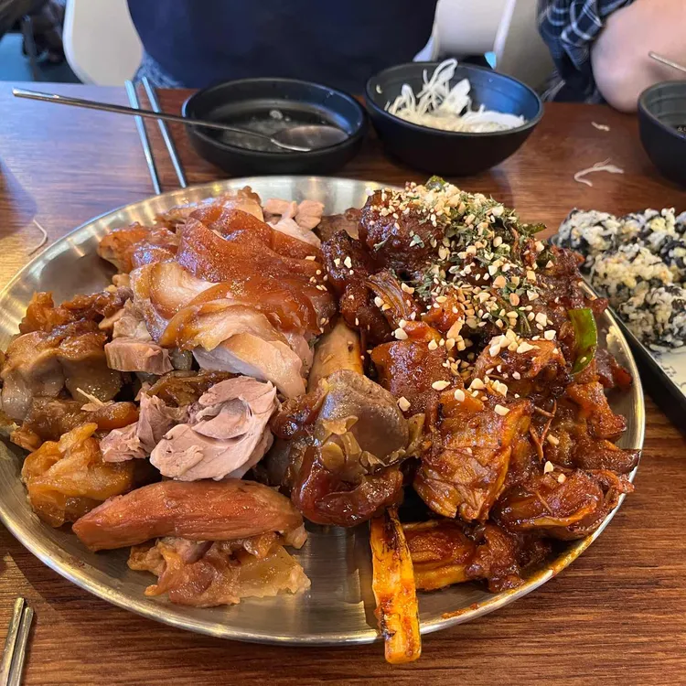 만족오향족발 발산점