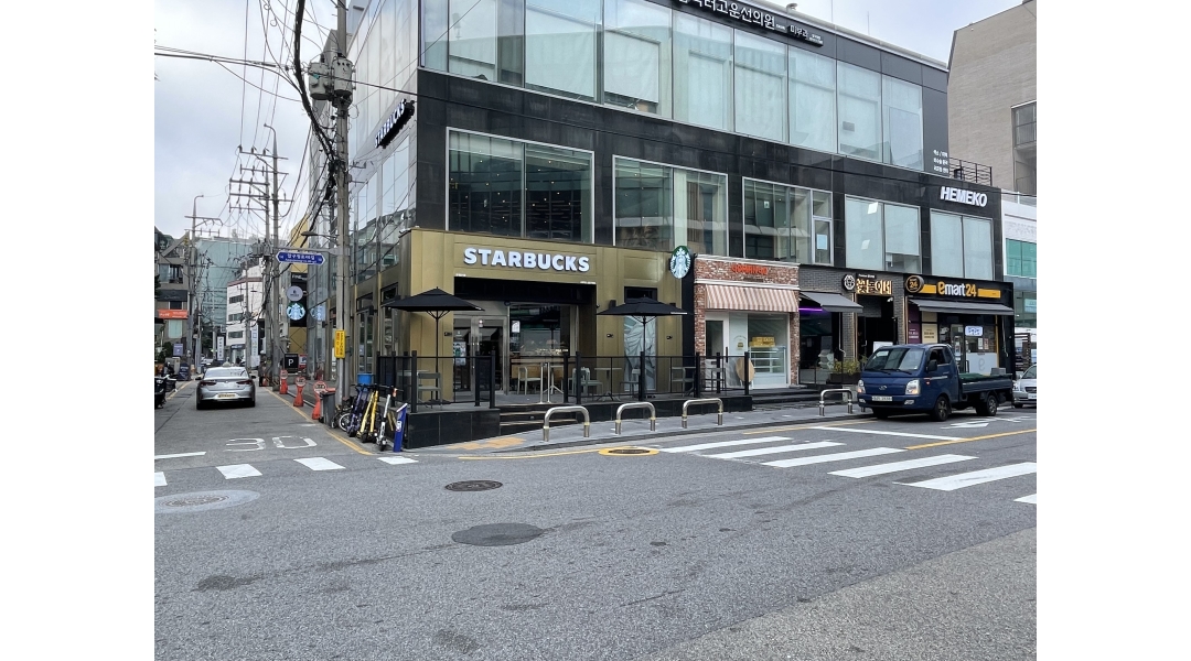 스타벅스 신압구정점