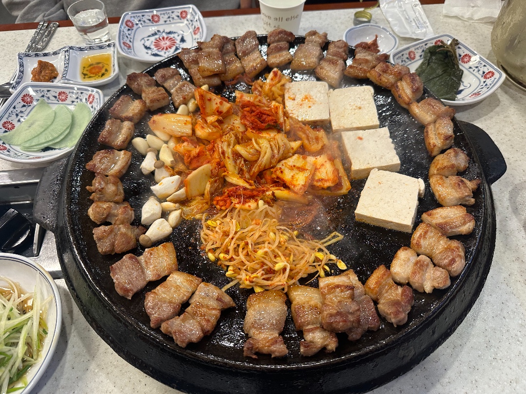 진짜무쇠삼겹 서울신림점