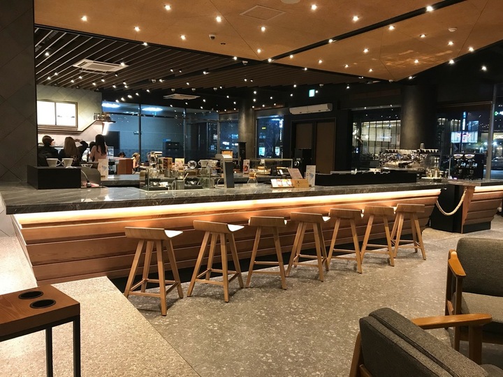 스타벅스 홍대입구역사거리R점