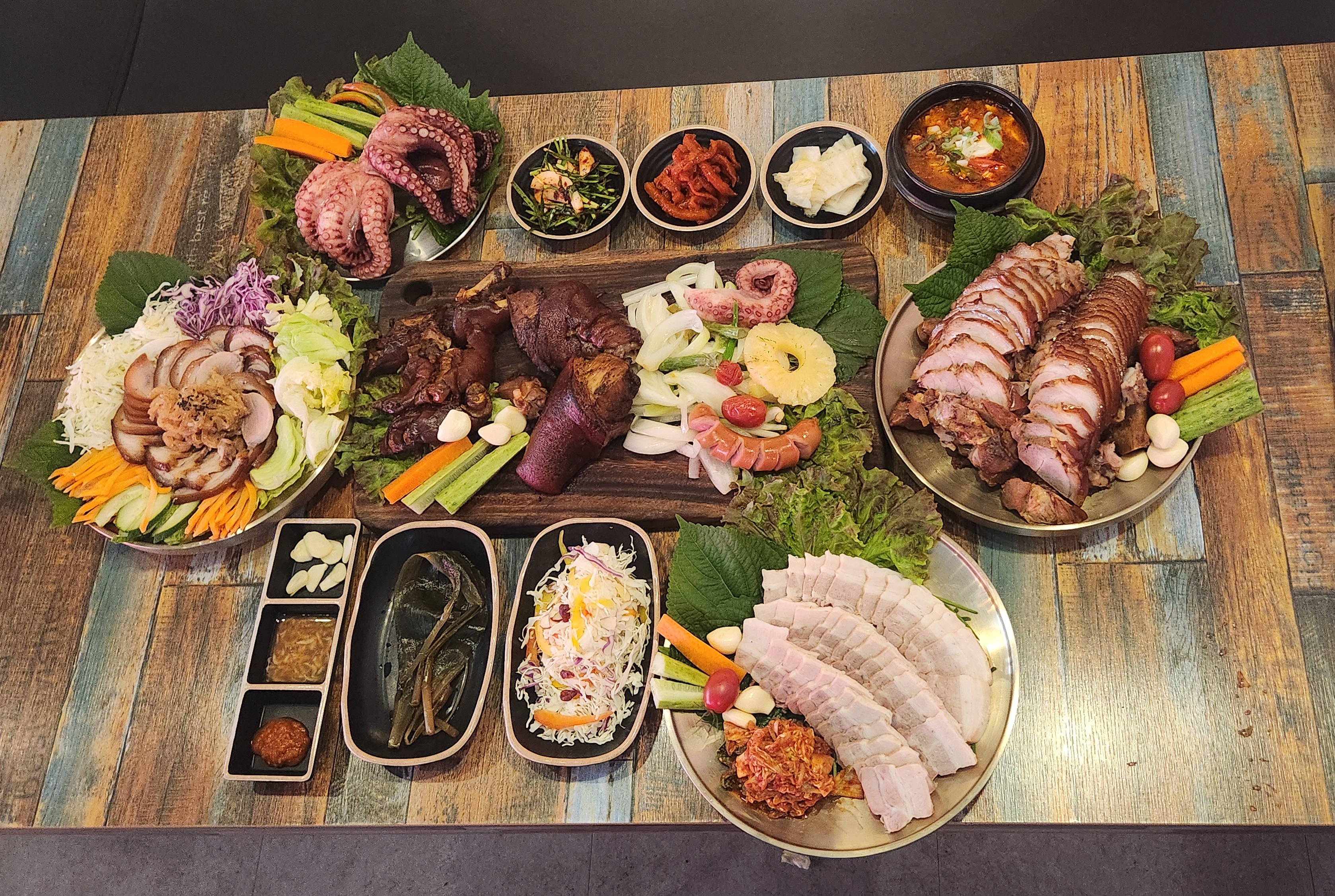 이선화덕족발보쌈 명일점