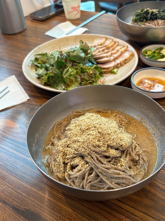 남경막국수 가족1