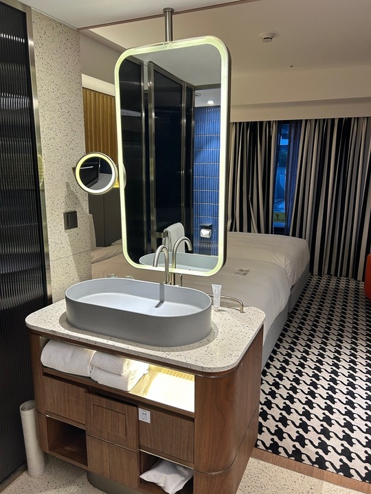 모담다이닝H 이태원점 몬드리안호텔