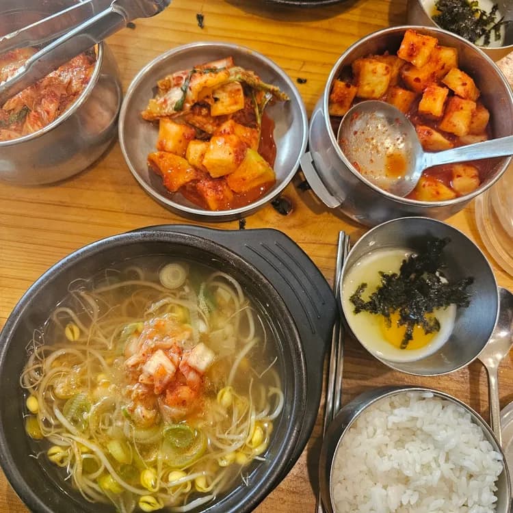 전주콩뿌리콩나물국밥