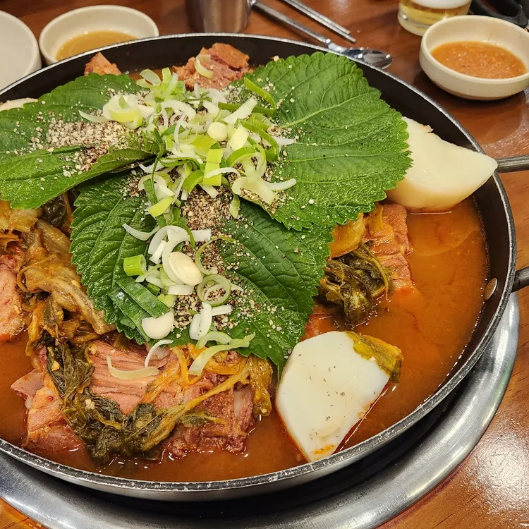 명품청기와뼈감자탕